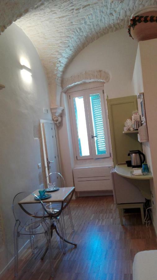 مبيت وإفطار مارتينا فرانكا Casa Adele - Dimora Del 1700 Nel Centro Storico المظهر الخارجي الصورة